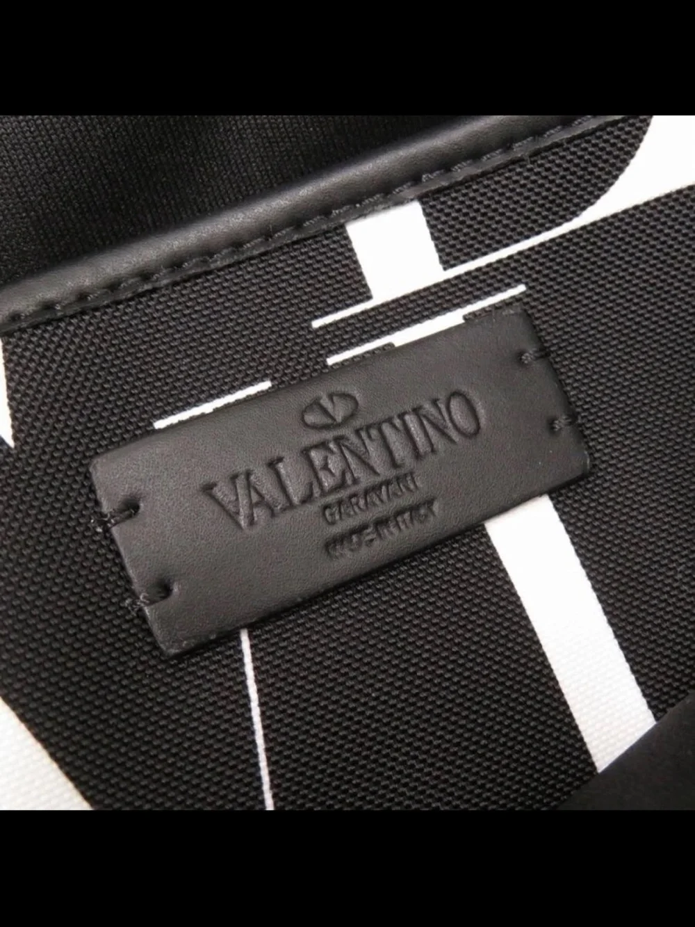 Valentino Garavani bold valentino